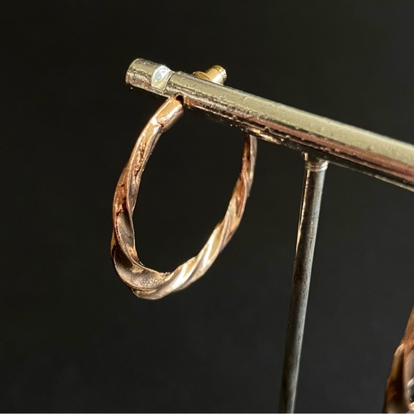 Twisted Gold Hoop Fashion Earrings - NWT - Picture 2 of 8